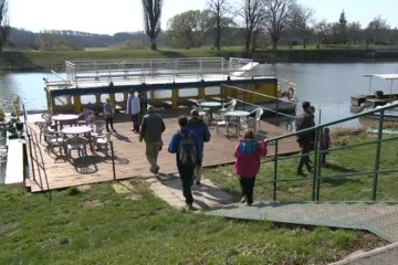 Přístaviště v Hodoníně zase ožilo. O měsíc dříve než jindy