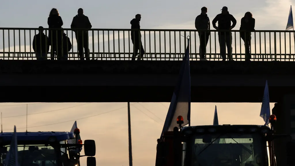 Ve Francii se odehrávají celostátní protesty farmářů