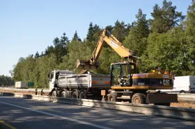 Vláda schválila půjčku od Evropské investiční banky na dopravní infrastrukturu