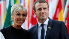 Emmanuel Macron se svou manželkou Brigitte