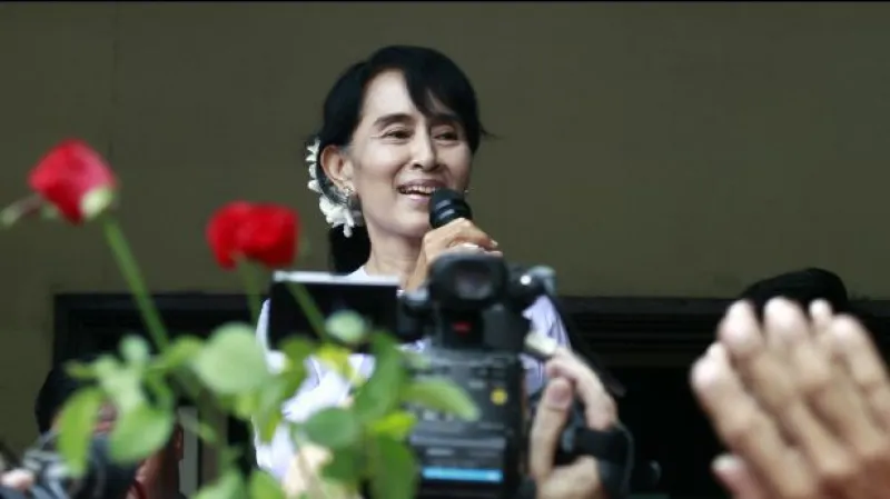 Evropská unie pozastaví na 12 měsíců sankce proti Barmě