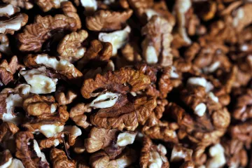 Po loňské bídě čekají letos pěstitelé ořechů žně. Sklizeň začne už v srpnu, výkupní ceny klesnou