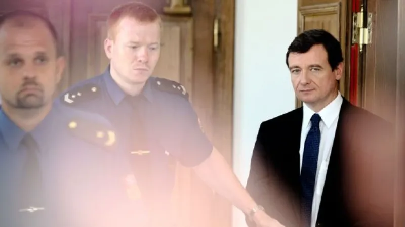 Události o prvním dnu soudního procesu v kauze Rath