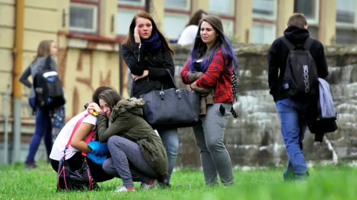 Studenti obchodní školy ve Žďáru, kde došlo k vražednému útoku