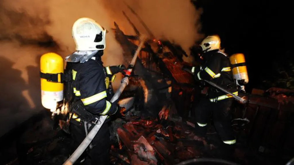 Požár v Újezdu nad Lesy