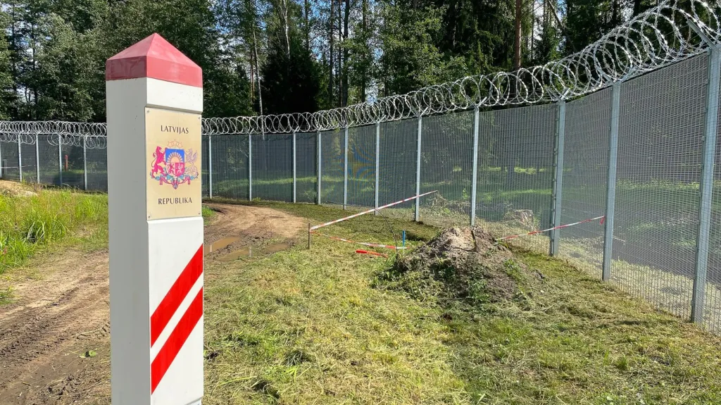 Hranice mezi Lotyšskem a Ruskem na snímku z 19. srpna 2025
