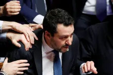 Salvini může být souzen kvůli zadržování migrantů. Chránit hranice je povinnost, tvrdí politik