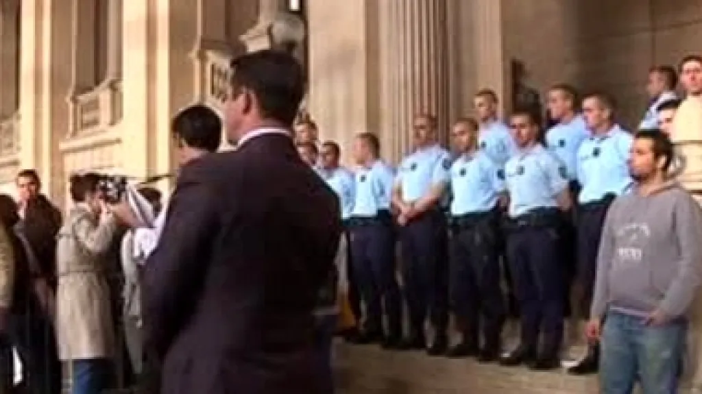 Soud s \"gangem barbarů\"