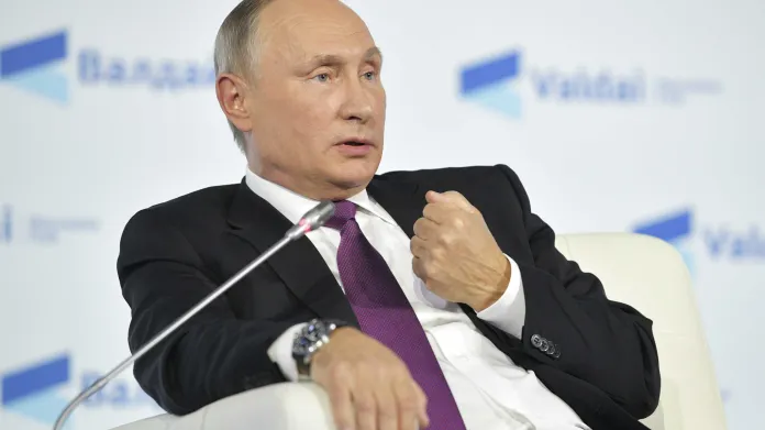 Vladimir Putin během konference v Soči
