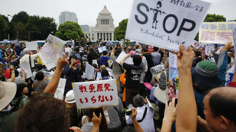 Japonci demonstrují proti posilování role armády