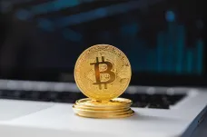 Bitcoin má další rekord. Překonal hranici sto tisíc dolarů