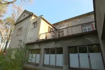 Areál bývalých sirných lázní u Nového Jičína je na prodej