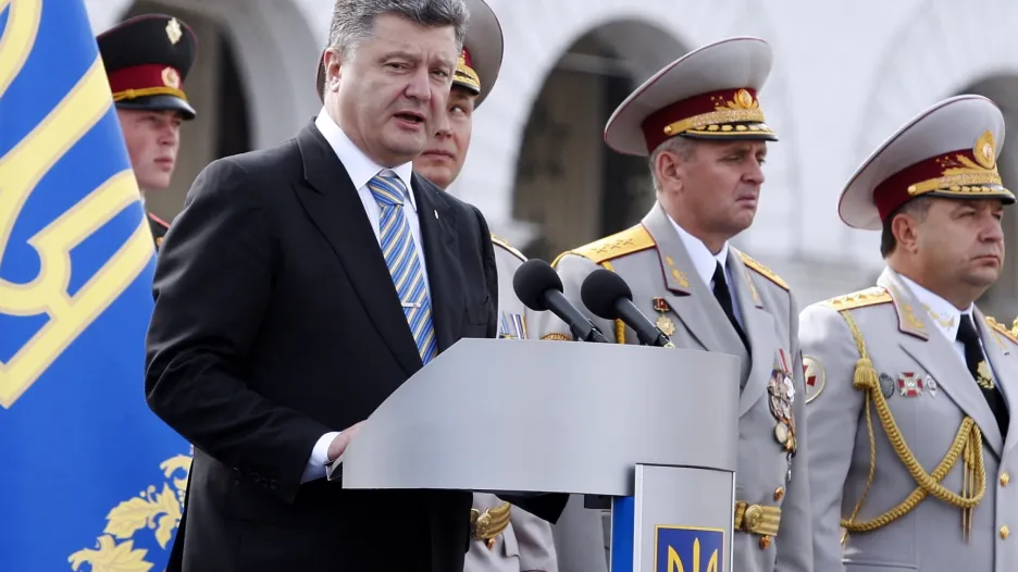 Petro Porošenko na ukrajinské vojenské přehlídce