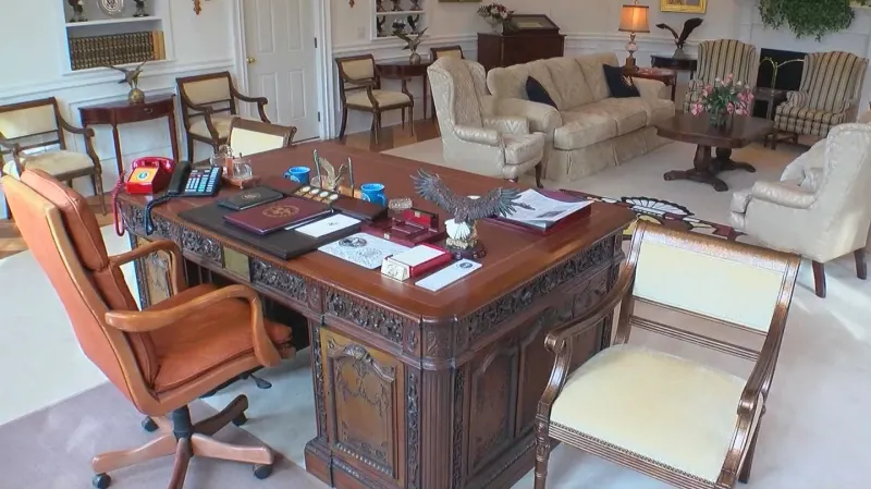 Replika Oválné pracovny