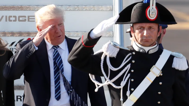 Donald Trump po přistání v Římě