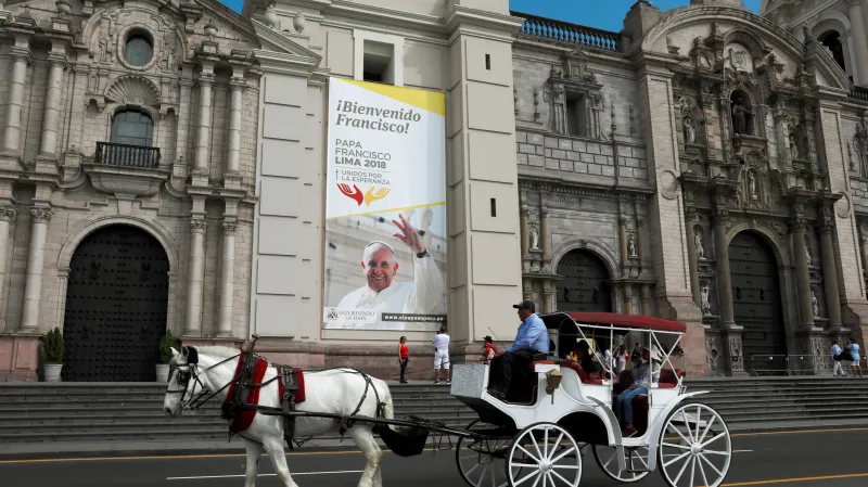 Na příjezd papeže se připravují v peruánské Limě
