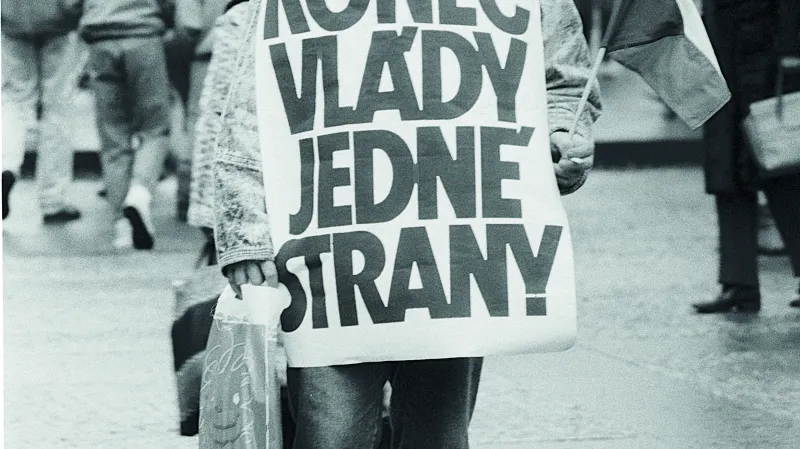 Fotografie Miroslava Plocka z publikace Byli jsme při tom