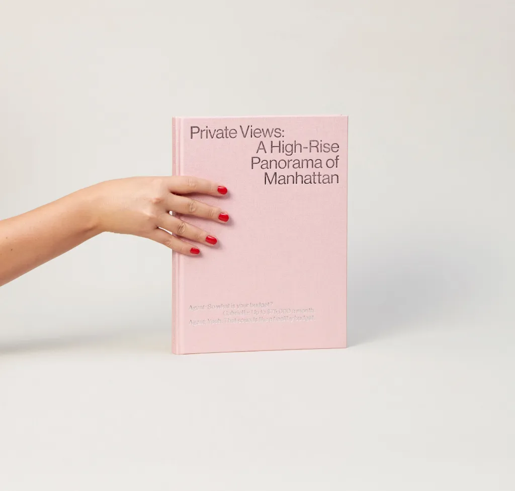 Nejkrásnější knihou o výtvarném umění se stal autorský projekt maďarské umělkyně Andi Schmied Private Views: A High‑Rise Panorama of Manhattan vydaný pražskou VI PER Gallery