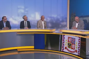 Přímá volba prezidenta je demokratizační, míní Horáček. Byl to spíše populistický krok, oponuje Rychetský 
