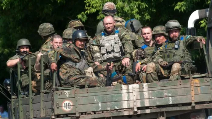 Porošenko: Ukrajina čelí hrozbě nové ofenzivy