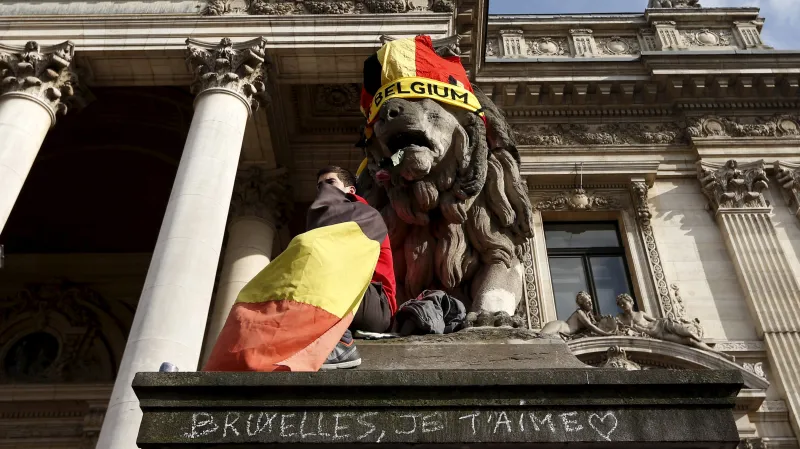 Bruselské náměstí Place de la Bourse se stalo centrem piety