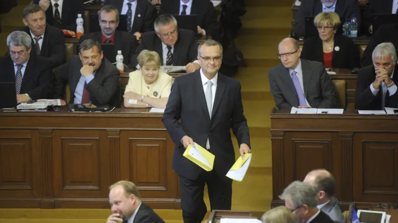 Miroslav Kalousek při jednání o nedůvěře