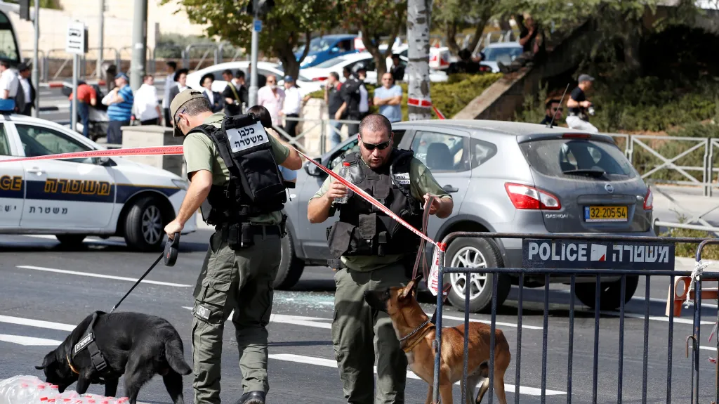 Izraelská policie prohledává oblast, kde došlo ke střelbě