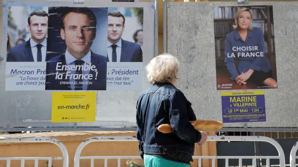 Le Penová pozve Putina a zaměstná celníky. Macron věří silné Evropě