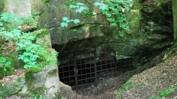 Vstup do Strašínské jeskyně