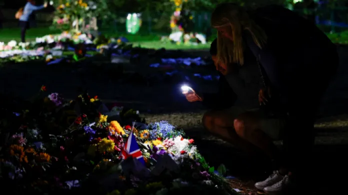 Pocty zesnulé královně Alžbětě II. v londýnském Green Parku,  Autor: Sarah Meyssonnier,  Zdroj: Reuters