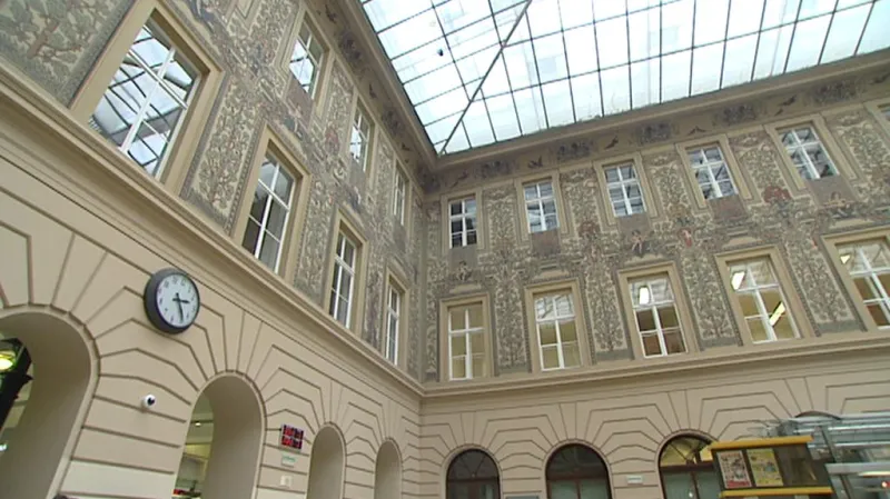 Zastřešená hala pošty