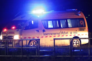 Záchranáři evakuovali čtyři chlapce z thajské jeskyně, další musí zatím počkat