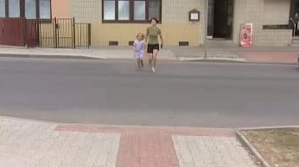 Přechod bez bílých pruhů