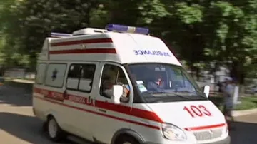 Sanitka veze Juliji Tymošenkovou do charkovské nemocnice