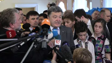 První kolo prezidentských voleb vyhrál Petro Porošenko