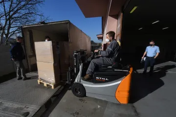 Do státního skladu přijely první testy pro školy. Bude i zbytek, potíže s Čínou se podařilo vyřešit, ujistil dodavatel