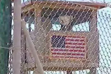 Americký ministr obrany upozorňuje na Irák a Guantánamo