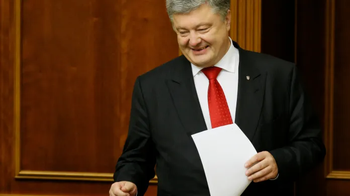 Ukrajinský prezident Petro Porošenko v parlamentu před hlasováním o zřízení protikorupčního soudu