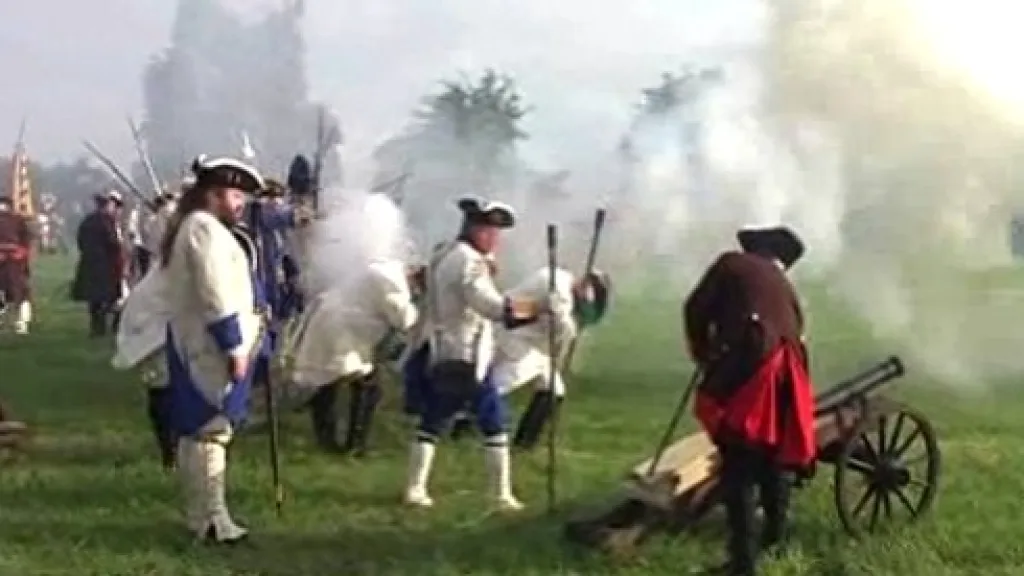 Dělostřelci pálí na nepřítele