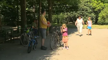 Cyklistům je Podzámecká zahrada zapovězena