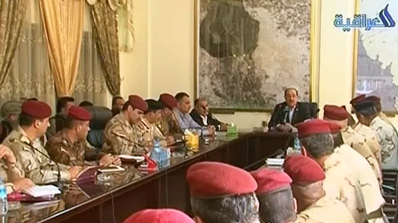 Núrí Málikí na schůzce s důstojníky v Sámaře