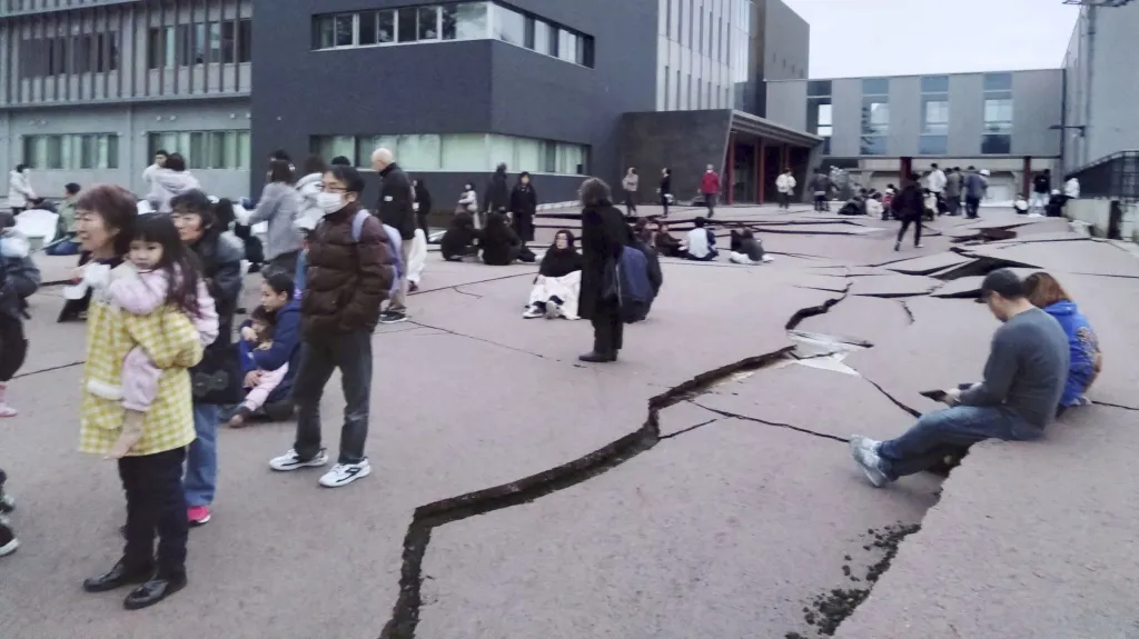 Následky zemětřesení v Japonsku (1. ledna 2024)