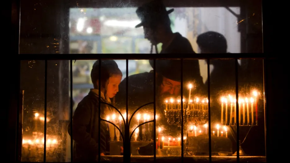 Chanuka v ultraortodoxní židovské rodině v Izraeli