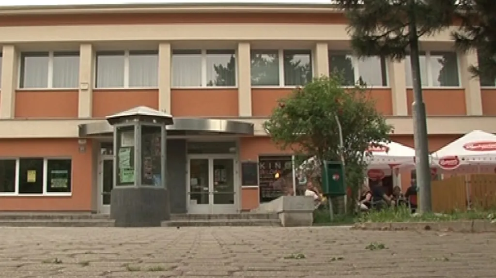 Kinokavárna v Černých Polích