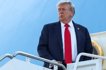 Něco z toho vzejde, řekl Trump během letu na Aljašku