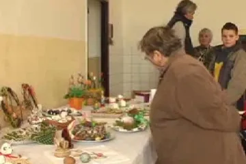 Návštěvníci obdivují velikonoční výrobky v Majetíně