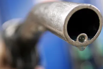 Svět skoncoval s olovnatým benzinem. Poslední stát ho přestal používat