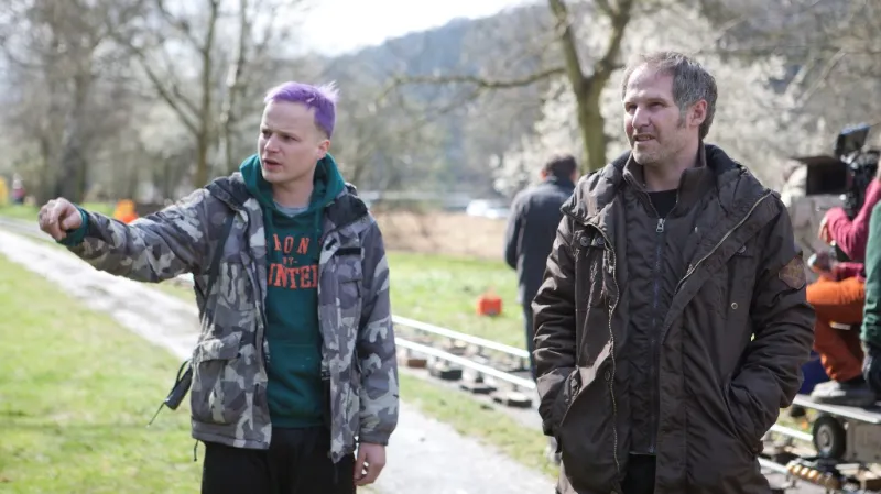 Natáčení filmu Kobry a užovky: Kryštof Hádek (vlevo) a režisér Jan Prušinovský