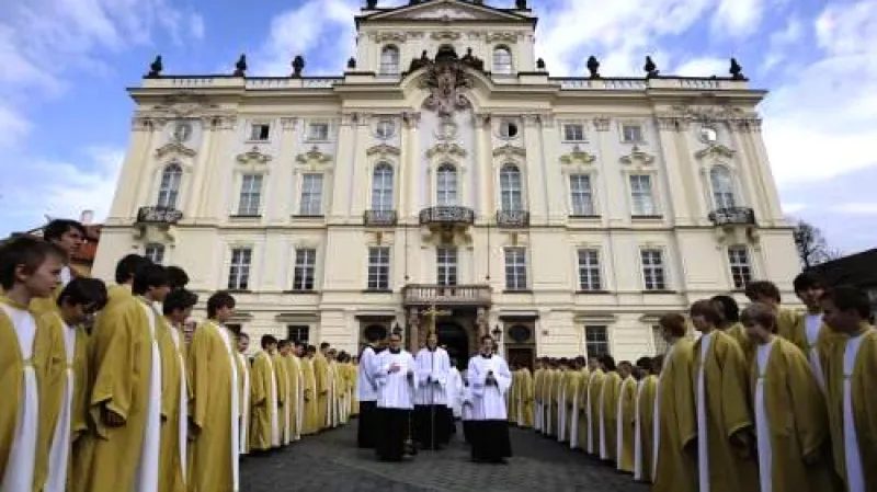 Intronizace Dominika Duky