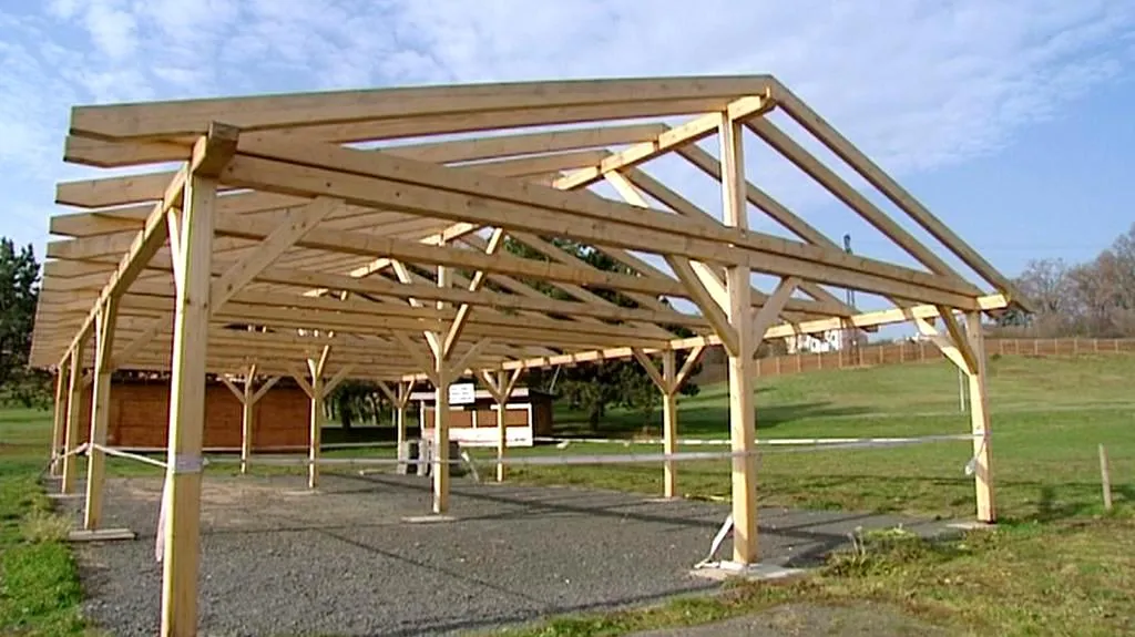 Dřevěná konstrukce stojí bez stavebního povolení